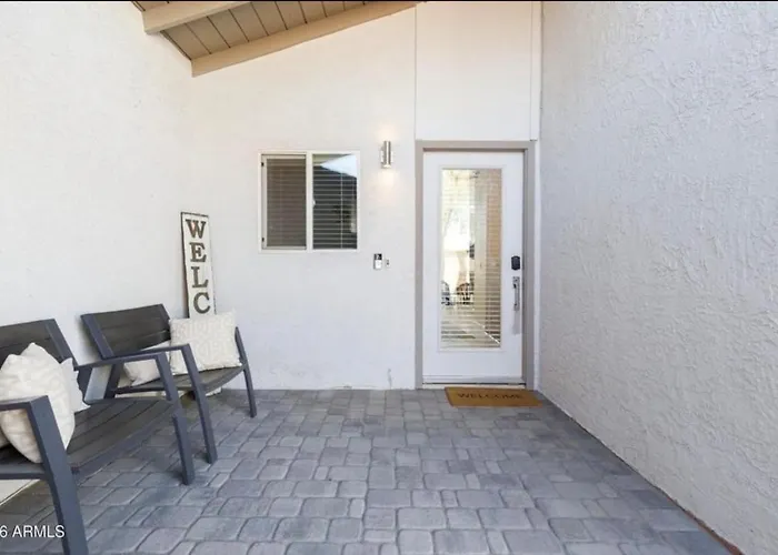 Resort-style Old Town Retreat Heated Pool & Holiday home Scottsdale